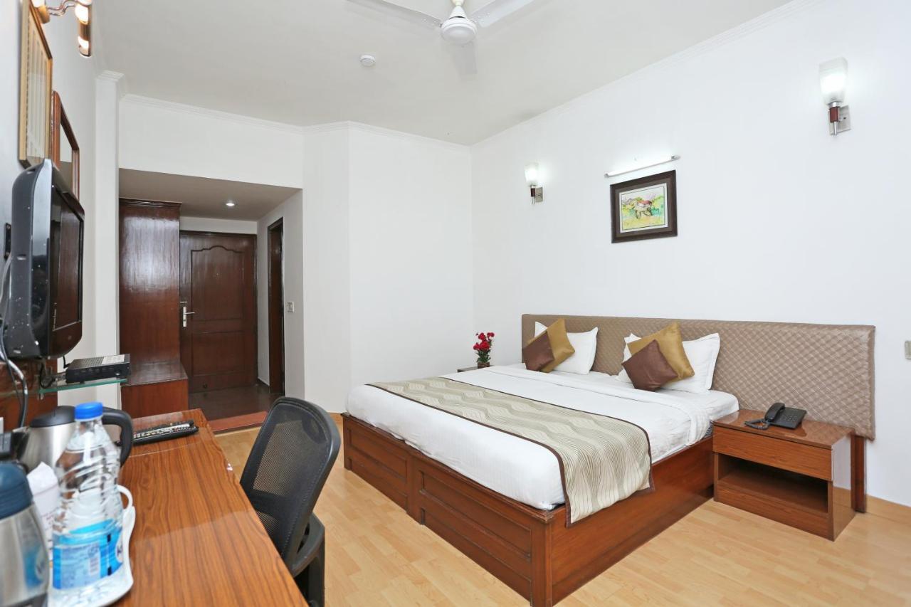 Hotel Windsor Castle Cyber City Gurgaon Exterior photo
