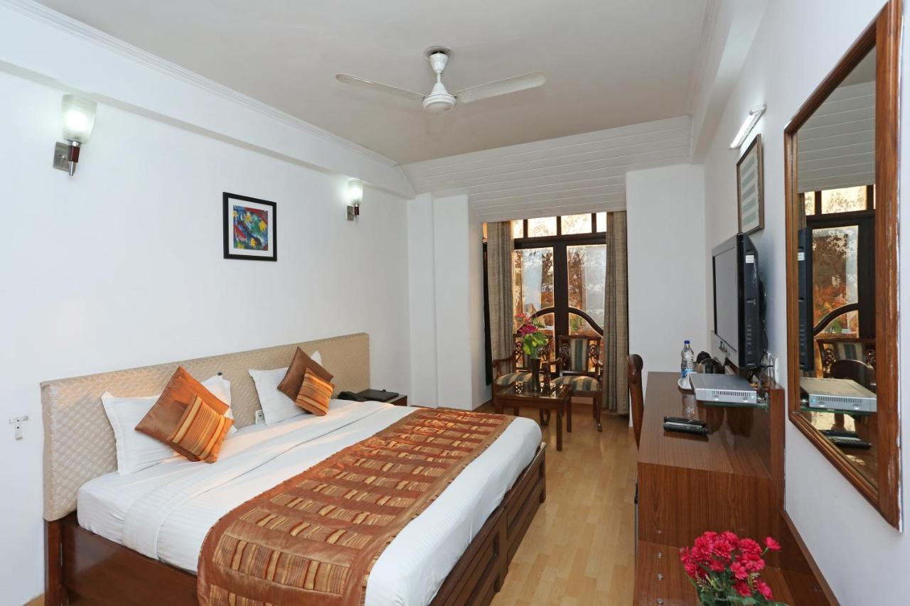 Hotel Windsor Castle Cyber City Gurgaon Exterior photo
